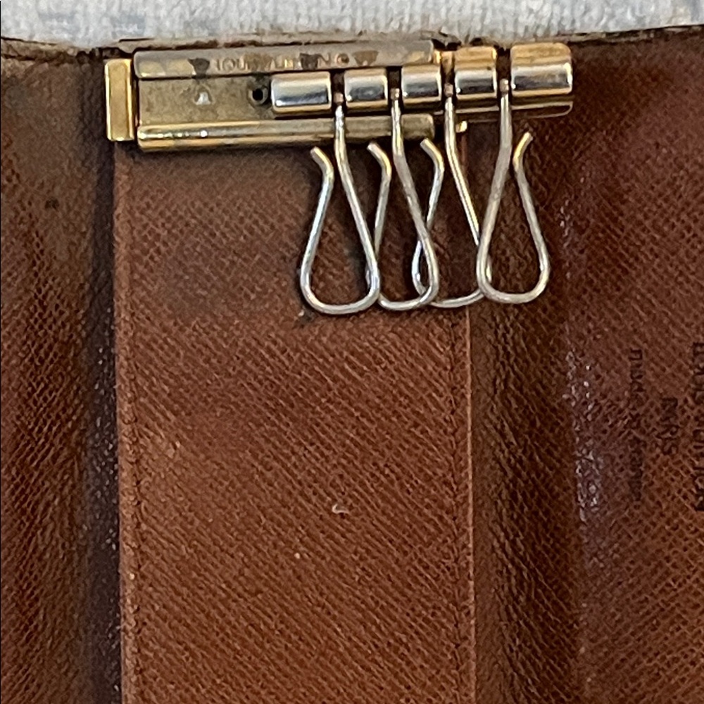 Louis Vuitton 4 Hook Key Holder - Picture 10 of 13